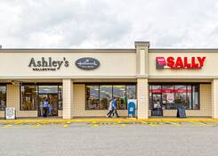 
                                	        Pentucket Shopping Center
                                    