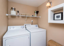 
                                	        Apres Apartment Homes
                                    