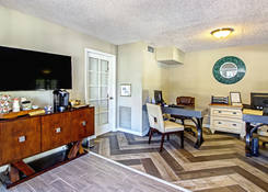 
                                	        Somerset Apartments
                                    