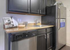 
                                	        Silver Reef Apartments
                                    