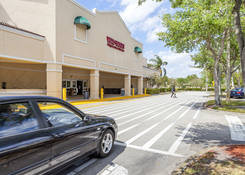
                                	        North Hills Square Shopping Center
                                    